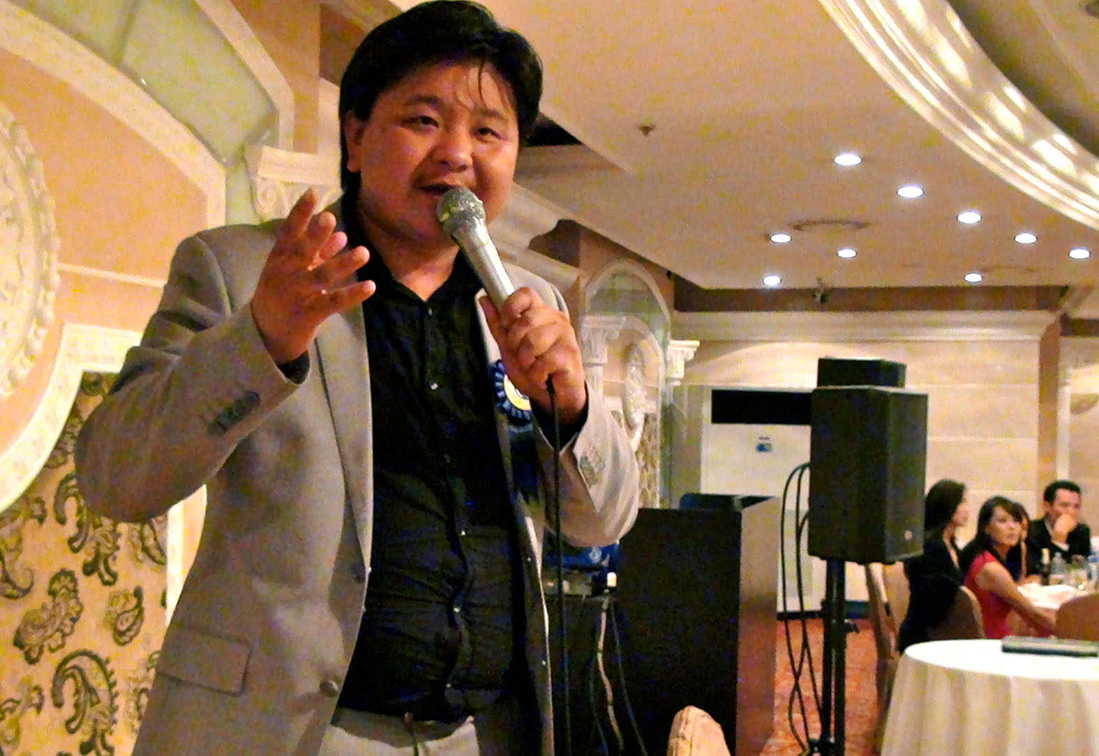 М.Дорждэрэм: Олны танил нэг эмэгтэйг нүцгэлнэ